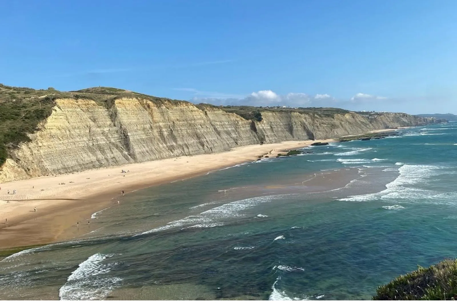 Praia do Magoito/ Reprodução Instagram @praiadomagoito