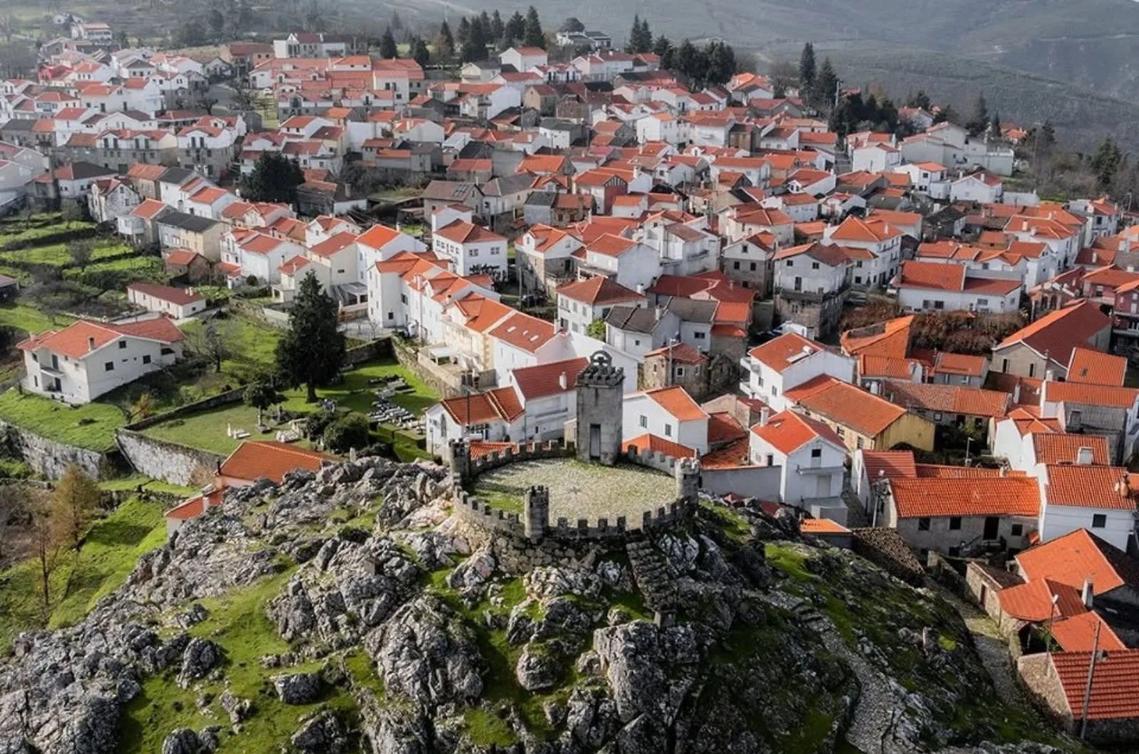 Aldeia de Montanha de Folgosinho/Crédito: Reprodução Instagram