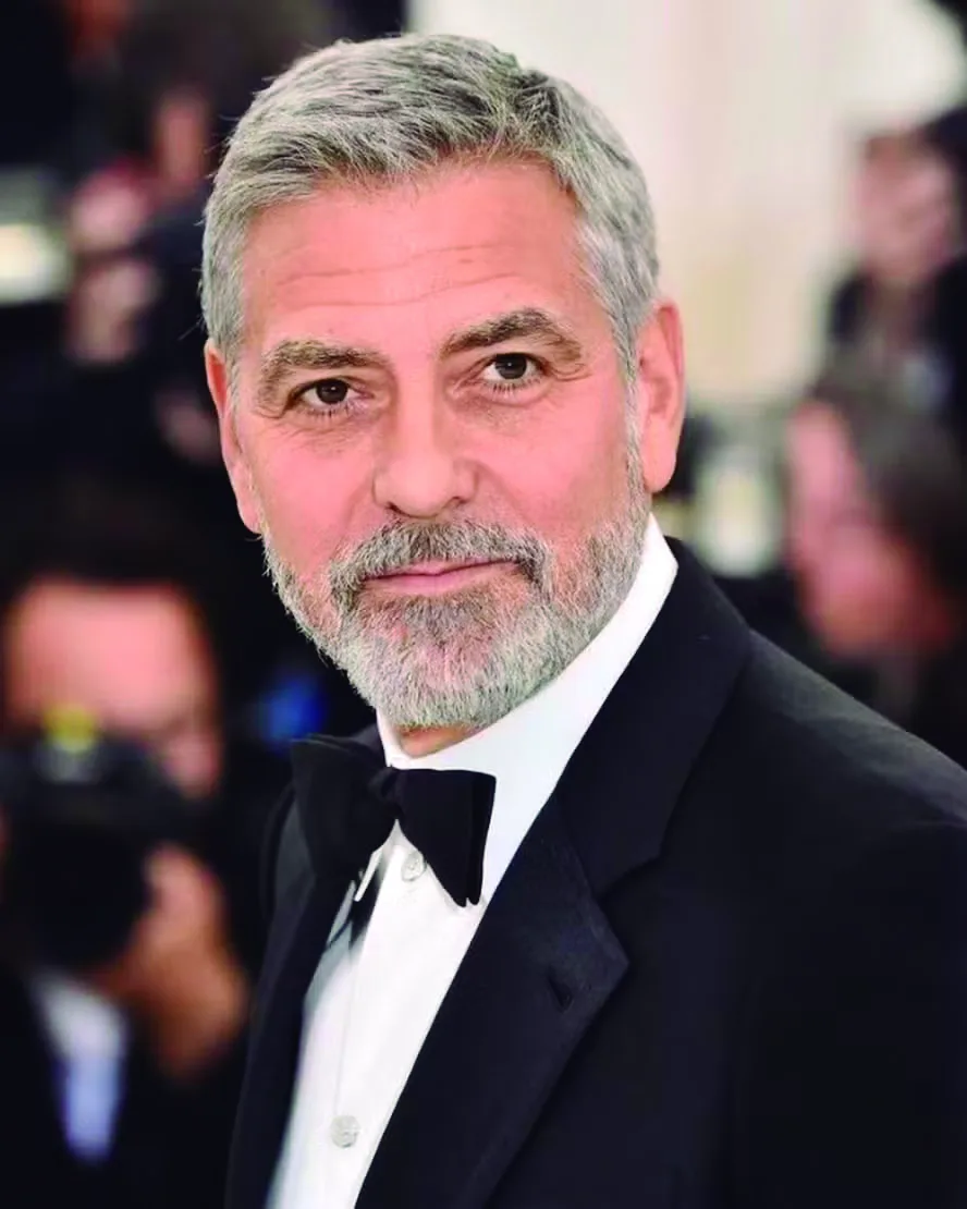 George Clooney já foi visto nas praias e comenta-se que teria comprado terrenoem local exclusivo: o segredo é a alma dos negócios em Comporta e Melides.