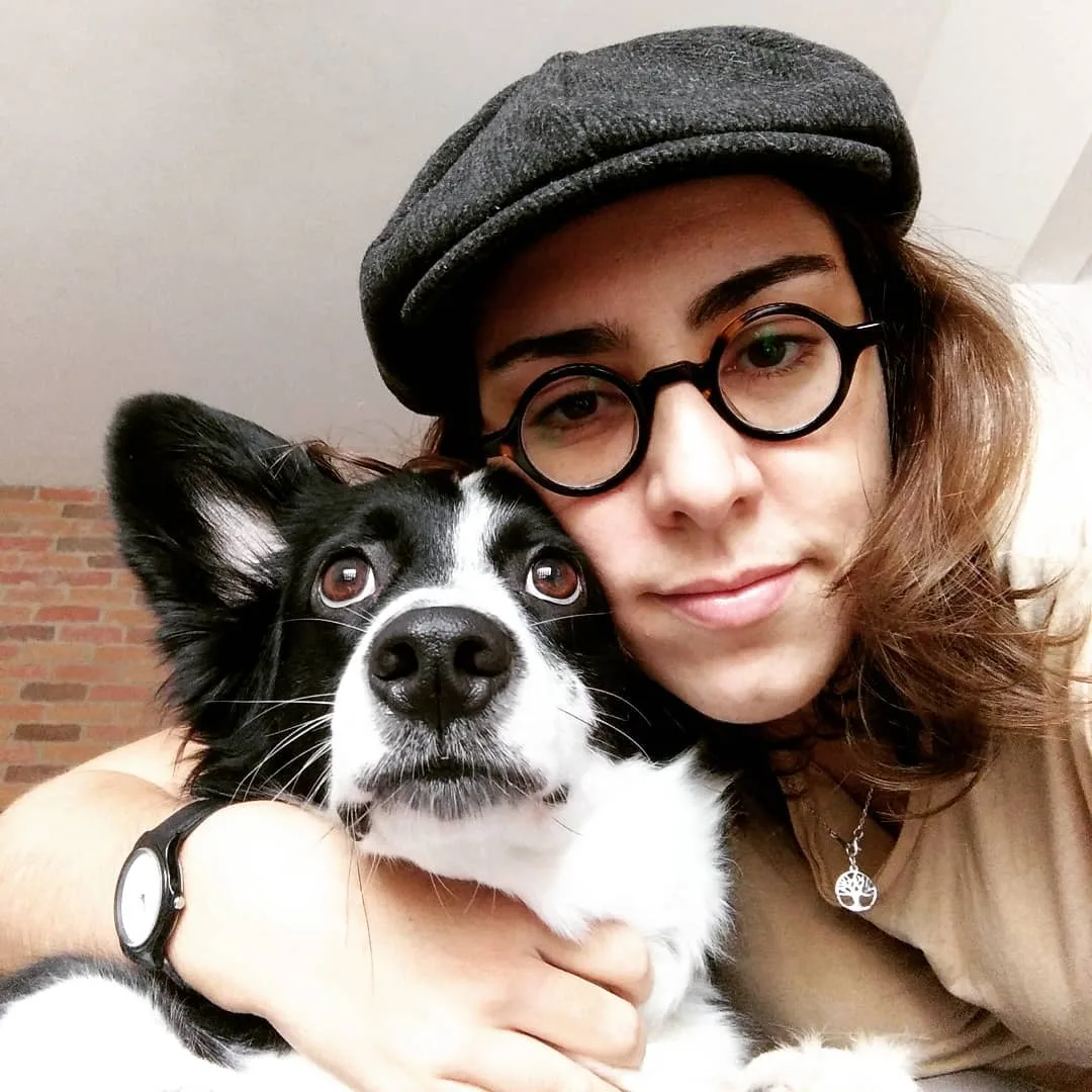Ines Carreira com seu pet. Crédito: Reprodução Instagram
