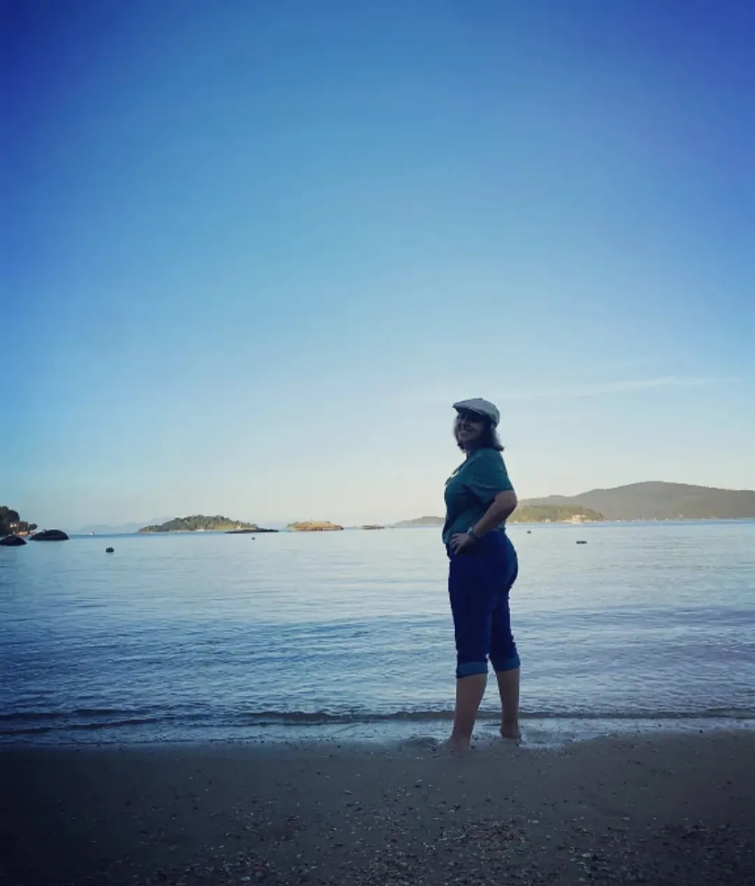 Ines Carreira em praia do Rio. Crédito: Reprodução Instagram