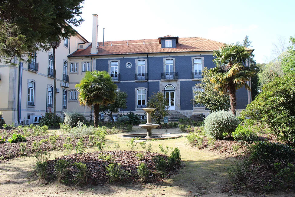O antigo jardim romântico da Quinta das Oliveiras é uma das áreas verdes mais tranquilas da cidade